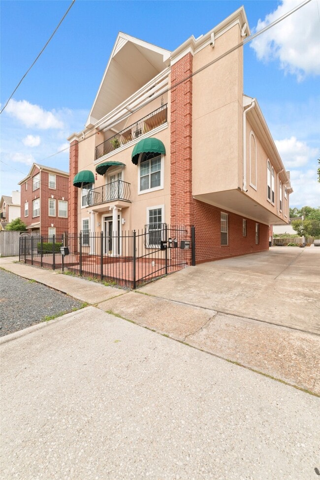 property at 1516 Park St