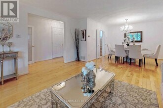 117 Clansman Blvd. in Toronto, ON - Building Photo - Building Photo