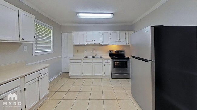 8684 Chestnut Ln in Lithia Springs, GA - Building Photo - Building Photo