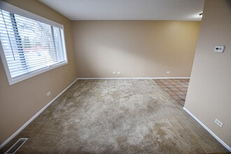 3447 Fox Hill Rd in Aurora, IL - Building Photo - Building Photo