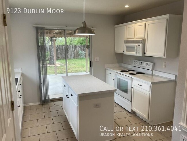 9123 Dublin Moor in San Antonio, TX - Building Photo - Building Photo