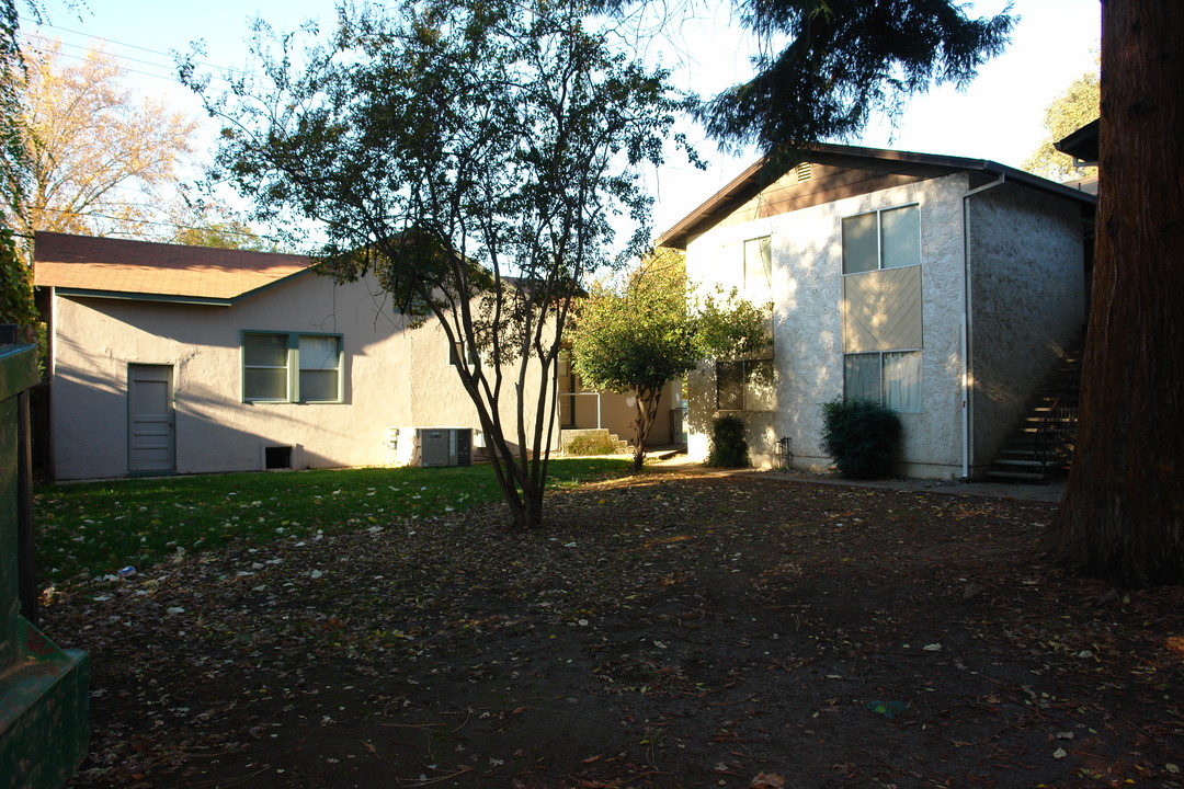 305 Hickory St in Chico, CA - Building Photo