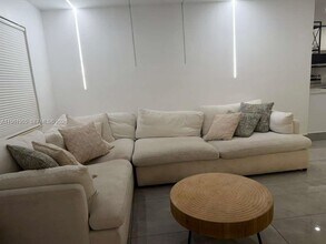 2121 N 57th Terrace in Hollywood, FL - Building Photo - Building Photo