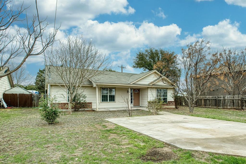 108 Castleberry Ct in Bertram, TX - Building Photo