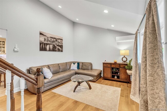 21 Terrell Ave in Hicksville, NY - Building Photo - Building Photo