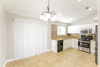 6225 Bruma Ave in Las Vegas, NV - Building Photo - Building Photo