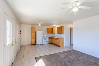 Cedar Pointe in Boone, IA - Building Photo - Interior Photo