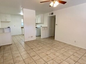 1811 W Sanford St in Arlington, TX - Building Photo - Building Photo