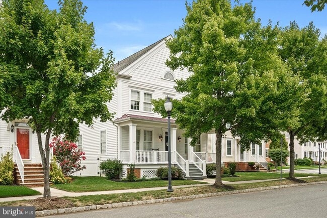 property at 221 Garden Pl