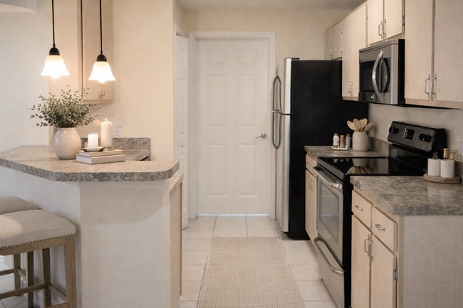 713 Crest Pines Dr in Orlando, FL - Building Photo - Building Photo