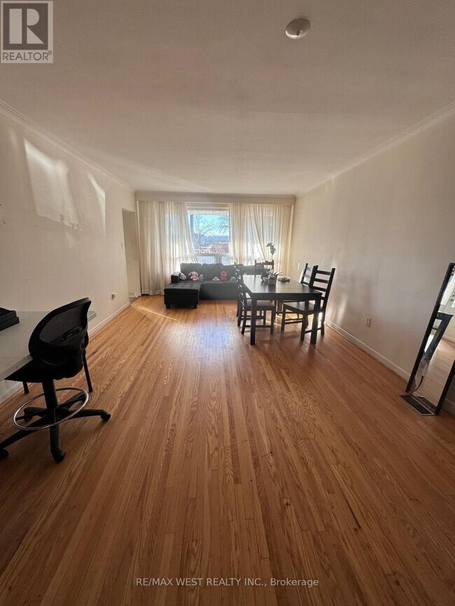 19 Robinglade Dr in Toronto, ON - Building Photo - Building Photo
