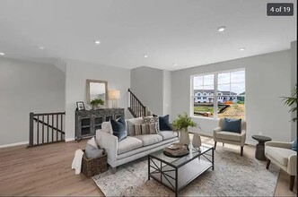 8648 London Cir NE in Blaine, MN - Building Photo - Building Photo