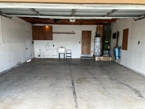 1385 Fair Oaks Ct in Oakdale, CA - Building Photo - Building Photo