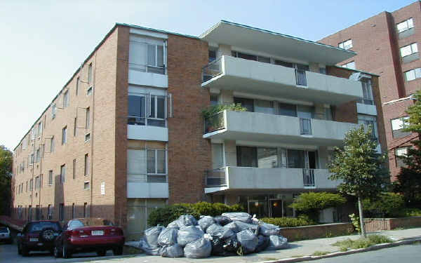 100 Marion St in Brookline, MA - Foto de edificio