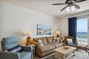 12011 Front Beach Rd in Panama City Beach, FL - Building Photo