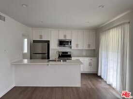 4770 Edgewood Pl in Los Angeles, CA - Building Photo