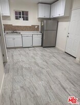 5514 Calhoun Ave in Los Angeles, CA - Building Photo