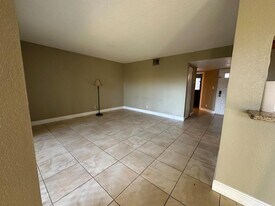 941 Coral Club Dr, Unit 941 in Coral Springs, FL - Building Photo
