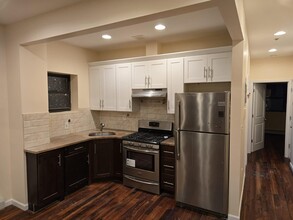 691 Eldert Ln in Brooklyn, NY - Foto de edificio - Building Photo