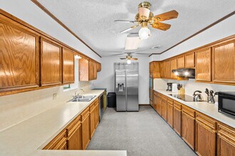 12336 Perkins Rd in Baton Rouge, LA - Building Photo - Building Photo