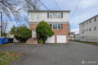 796 Inman Ave in Woodbridge Township, NJ - Building Photo - Building Photo