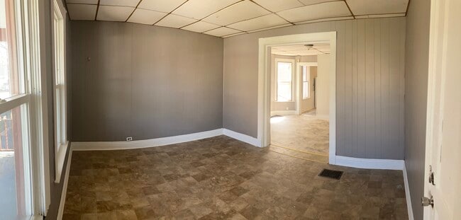 159 Laurel St, Unit Lower in Buffalo, NY - Building Photo - Building Photo