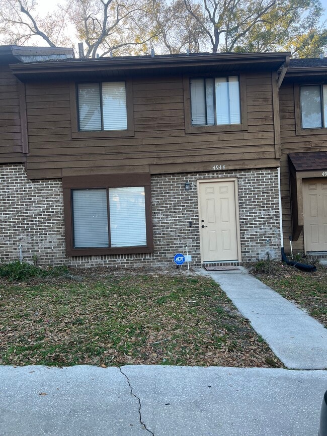 property at 4994 Sanoma Village