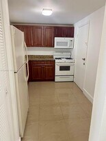 17911 NW 68th Ave in Hialeah, FL - Building Photo