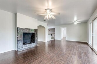 6415 Preston Crest Ln in Dallas, TX - Building Photo - Building Photo