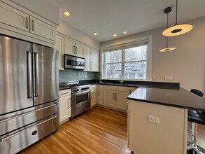 30 Harrington St in Watertown, MA - Building Photo - Building Photo