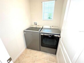 1012 Victoria Parc Ave in Orange City, FL - Building Photo - Building Photo