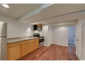 3653 SE Gladstone St in Portland, OR - Building Photo - Building Photo