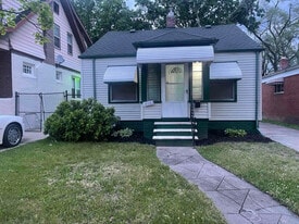 18682 Bloom St in Detroit, MI - Building Photo