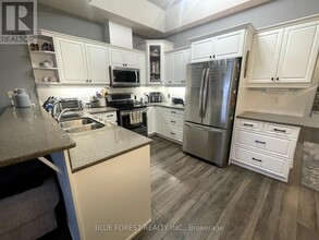 70-70 Tanoak Dr in London, ON - Building Photo - Building Photo