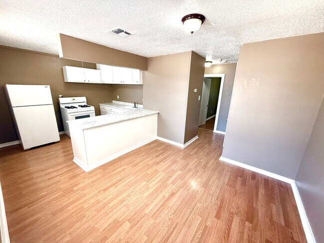 1829 E Highland Blvd in San Antonio, TX - Building Photo - Building Photo