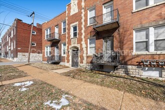 4909 Winona Ave in St. Louis, MO - Foto de edificio - Building Photo