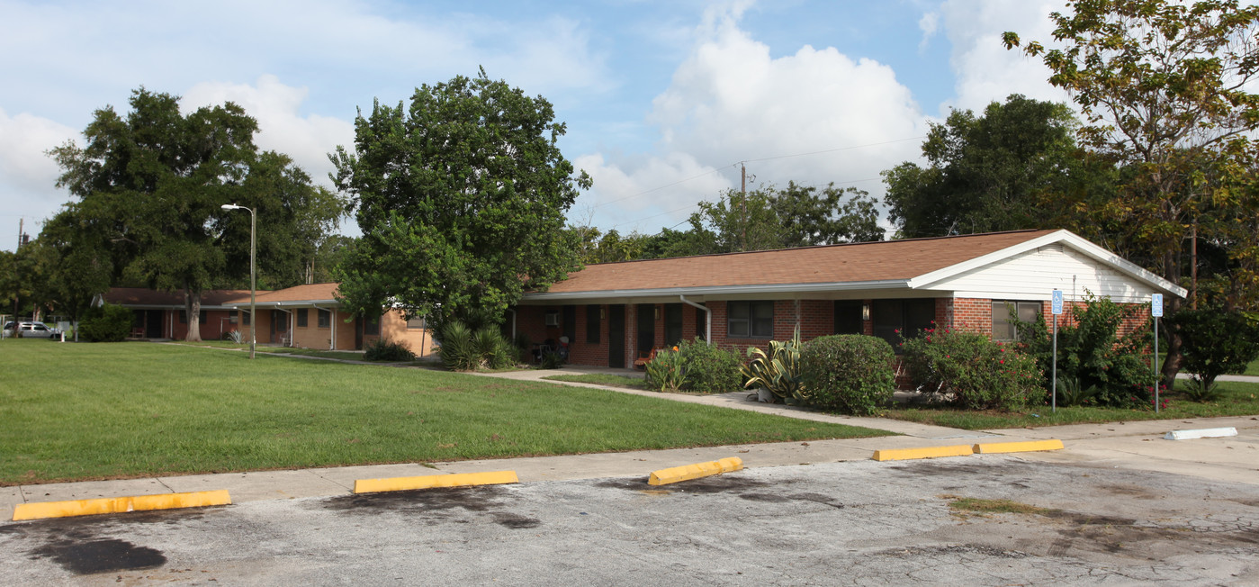 Madison Court in Palatka, FL - Foto de edificio