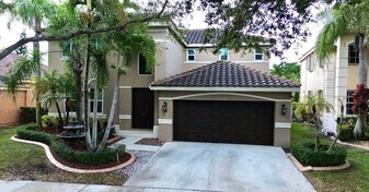 4120 Staghorn Ln in Weston, FL - Building Photo