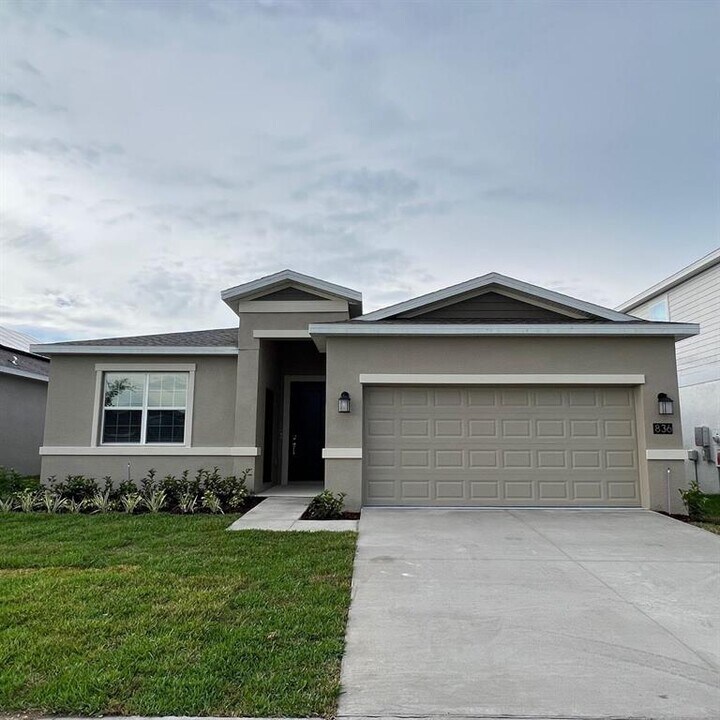 836 Daring Dr in Davenport, FL - Building Photo