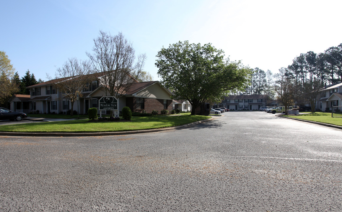 Meadow View Apartments in Selma, NC - Building Photo