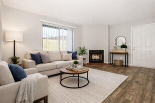 Hillhurst Apartments in Nashville, TN - Building Photo