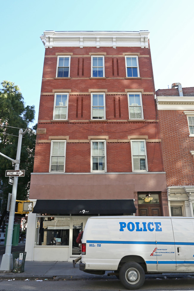 347 Bleecker St in New York, NY - Building Photo - Building Photo