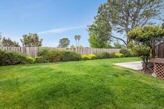 2460 Oakridge Cove in Del Mar, CA - Building Photo - Building Photo
