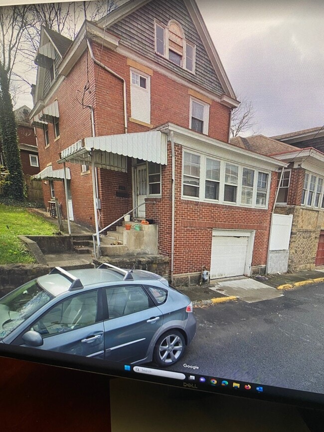 property at 338 Pennsylvania Ave