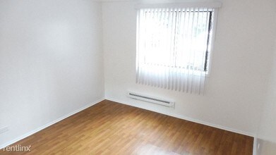 1331 E Ports O Call Dr in Palatine, IL - Building Photo - Building Photo