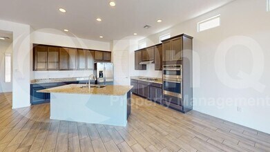 7924 S Desert Indigo Dr in Tucson, AZ - Building Photo - Building Photo