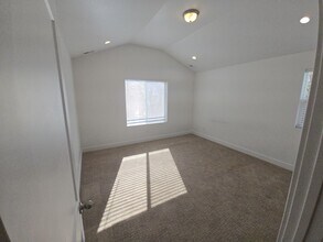 754 E 950 N in Layton, UT - Building Photo - Building Photo