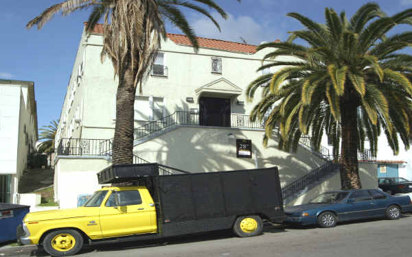 4017 W 28th St in Los Angeles, CA - Building Photo