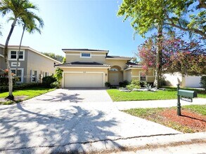 16404 Diamond Head Dr in Weston, FL - Building Photo - Building Photo