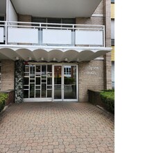 41 Park St, Unit 403 in Brookline, MA - Building Photo - Building Photo